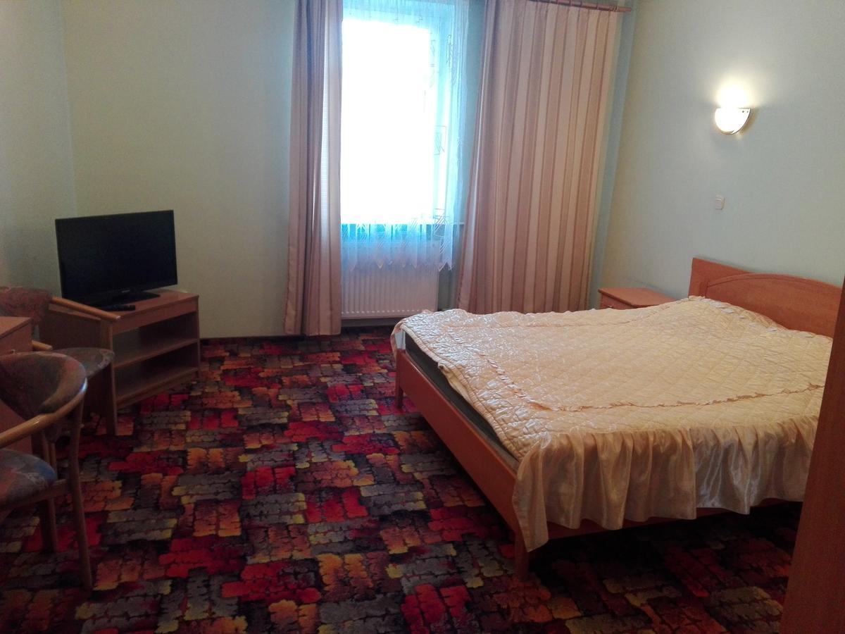 Bristol Economy Bed & Breakfast Bytom Ngoại thất bức ảnh