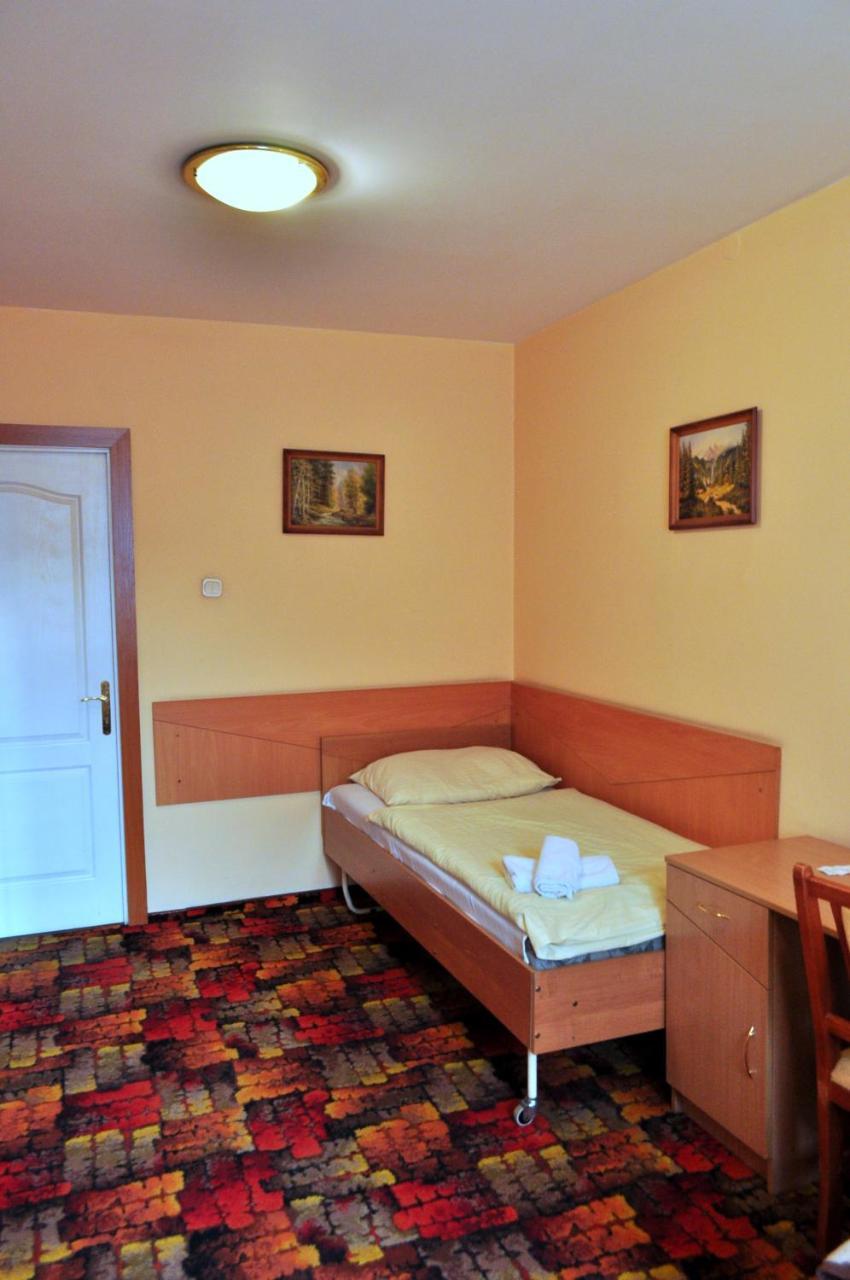 Bristol Economy Bed & Breakfast Bytom Ngoại thất bức ảnh
