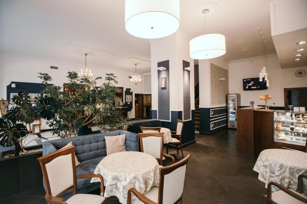 Bristol Economy Bed & Breakfast Bytom Ngoại thất bức ảnh
