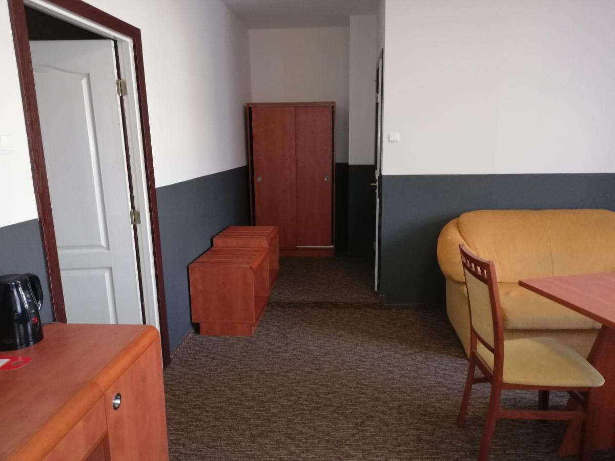 Bristol Economy Bed & Breakfast Bytom Ngoại thất bức ảnh